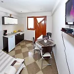 Melita Apartman *